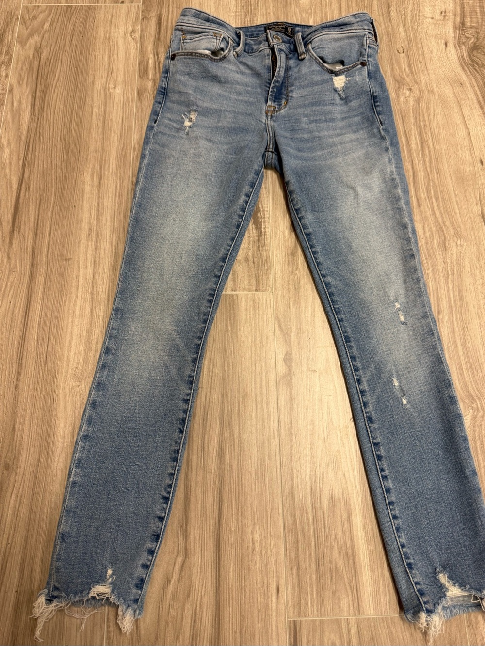 Abercrombie & Fitch Classic Light Blue Distressed Women’s Jeans Women Size 25